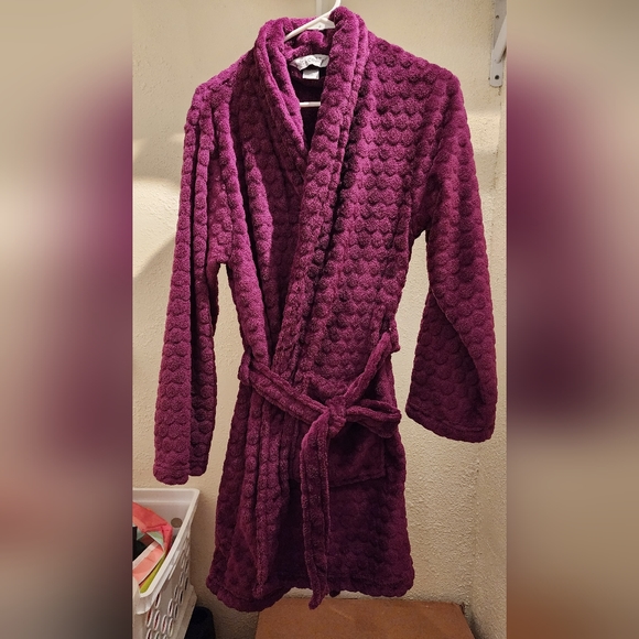 Bath Robe - Picture 1 of 3